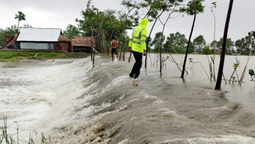 আম্পানের কবলে বিভিন্ন জেলায় ৫ জনের মৃত্যু