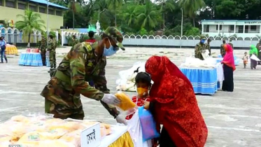 কুমিল্লায় সেনাবাহিনীর বিনামূল্যের ঈদ বাজার