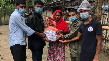 শিবগঞ্জে ২৫০ অসহায় পরিবারে হাসি ফুটালো ‘প্রচেষ্টা’