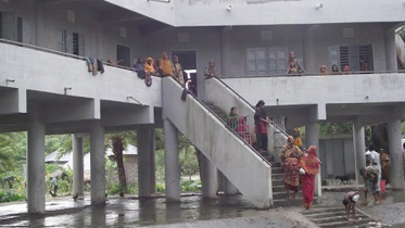 আশ্রয়কেন্দ্রে ১৮ লাখ মানুষ