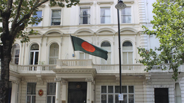 ফিরলেন যুক্তরাজ্যে আটকে পড়া ১১৪ বাংলাদেশি