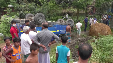 নিয়ন্ত্রণহীন ট্রাকের চাপায় দুই পথচারী নিহত