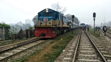 ৬ ঘণ্টা পর চট্টগ্রামের সঙ্গে সারাদেশের রেল যোগাযোগ শুরু 