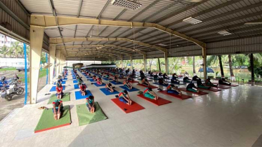 করোনায় পুলিশের স্বাস্থ্য সুরক্ষায় যোগব্যায়াম: ডিএমপি