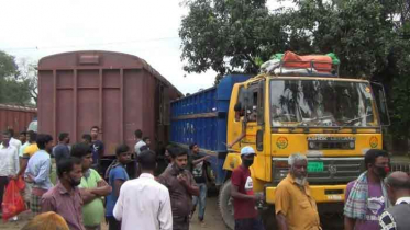 হিলি স্থলবন্দরে মানা হচ্ছে না স্বাস্থ্য বিধি,করোনার শঙ্কা 