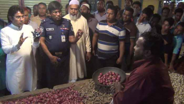 হিলিতে ৪টি ব্যবসা প্রতিষ্ঠানকে ভ্রাম্যমান আদালতের জরিমানা