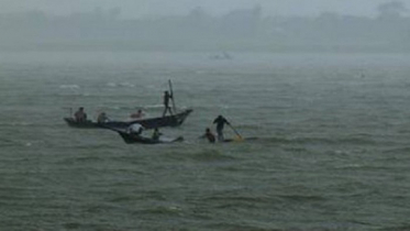 যমুনায় নৌকাডুবি: আরও দুইজনের লাশ উদ্ধার, নিখোঁজ ১২