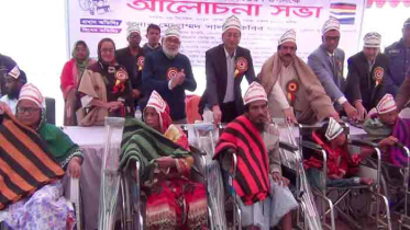 জয়পুরহাটে প্রতিবন্ধীদের মাঝে কম্বল ও হুইল চেয়ার বিতরণ