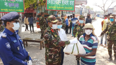 কুড়িগ্রামে সেনাবাহিনীর মতবিনিময় ও ত্রাণ বিতরণ