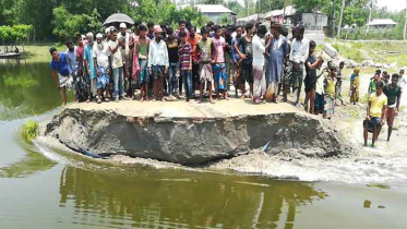 কুড়িগ্রামে চলাচলের দুর্ভোগে ৪ ইউনিয়নের বাসীন্দারা