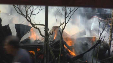 নড়াইলে তুলার গোডাউনে আগুন, ক্ষতি ১৫ লাখ