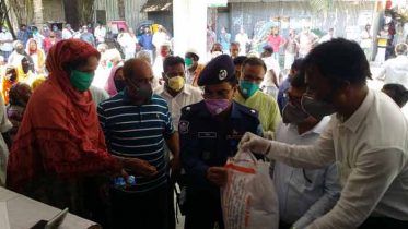 নোয়াখালী সদরে হতদরিদ্রদের মাঝে ত্রাণ সামগ্রী বিতরণ