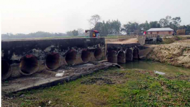 ঠাকুরগাঁওয়ের সুকানি ব্রীজ এখন যেন মৃত্যু ফাঁদ! 