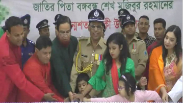 বঙ্গবন্ধুর শতজন্মবার্ষিকী উপলক্ষে কুমিল্লায় একশ` পাউন্ডের কেক