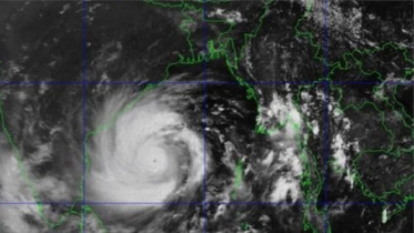 ২৫০ কি.মি. গতিতে ধেয়ে আসছে ‘আম্ফান’