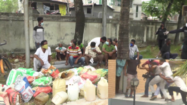 মদ বিক্রির ছবি তোলায় সাংবাদিকের ওপর হামলা