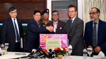 করোনা মোকাবেলায় চীনকে চিকিৎসা সরঞ্জাম দিয়েছে বাংলাদেশ