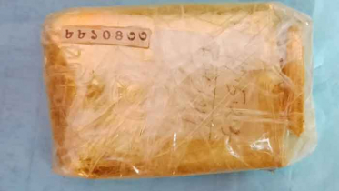 শার্শায় পাচারকারীর বামহাতে মিলল ৫৭৫ গ্রাম স্বর্ণের বার 