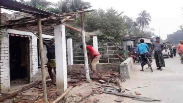 শার্শার গোড়পাড়া ও বাসাবাড়ি বাজারে অবৈধ স্থাপনা উচ্ছেদ