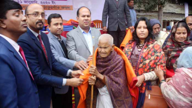 ঠাকুরগাঁওয়ে দুঃস্থ শীতার্তদের মাঝে কম্বল বিতরণ