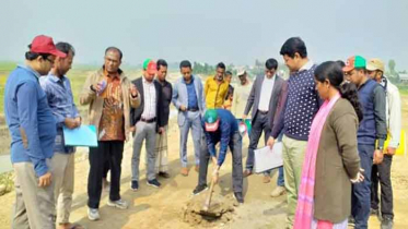 সুনামগঞ্জে ফসল রক্ষা বাঁধ পরিদর্শনে বিভাগীয় কমিশনার