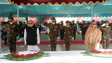 বঙ্গবন্ধুর সমাধিতে রাষ্ট্রপতি ও প্রধানমন্ত্রীর শ্রদ্ধা
