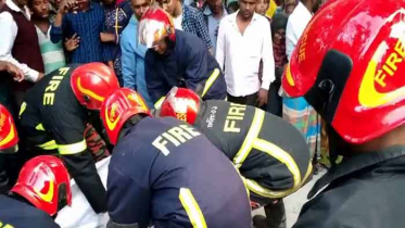 ফরিদপুরে ট্রাক চাপায় দুই স্কুলছাত্র নিহত