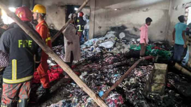আশুলিয়ায় ঝুট গোডাউনের আগুন নিয়ন্ত্রণে
