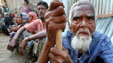 অসহায়দের পাশে দাঁড়াই