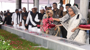 কেন্দ্রীয় কার্যনির্বাহী কমিটি নিয়ে টুঙ্গিপাড়ায় প্রধানমন্ত্রী