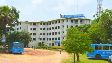 নোটিশ ছাড়াই ভর্তি কার্যক্রম স্থগিতে বিপাকে শিক্ষার্থীরা 