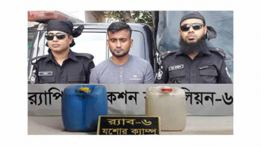 শার্শায় চোলাই মদসহ মাদক ব্যবসায়ী গ্রেপ্তার