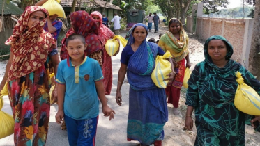 হাজার পরিবারে খাদ্যসামগ্রী দিলেন মালয়েশিয়া প্রবাসী ইউনুস