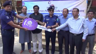 জনগণের দোরগোড়ায় পুলিশের সেবা পৌঁছাতে ১৩টি গাড়ি হস্তান্তর