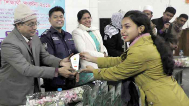 বিশ্ববিদ্যালয় ও মেডিক্যালের কৃতি শিক্ষার্থীদের সংবর্ধনা 