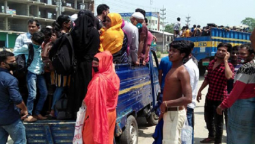 ঢাকামুখী মানুষের ঢল পাটুরিয়ায় 