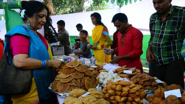 বাংলা একাডেমিতে শুরু হয়েছে পৌষ মেলা