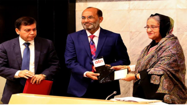 প্রধানমন্ত্রীর মর্যাদাপূর্ণ এশিয়ান টাউনস্কেপ জুরিস অ্যাওয়ার্ড গ্রহণ