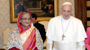 পোপের সঙ্গে প্রধানমন্ত্রীর কুশল বিনিময়