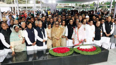 বঙ্গবন্ধুর প্রতিকৃতিতে প্রধানমন্ত্রীর শ্রদ্ধা