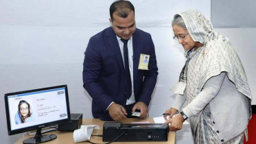 তাপসকে ভোট দিলেন প্রধানমন্ত্রী