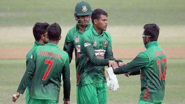 রাকিবুলের হ্যাটট্রিকে ৮৯ রানে অলআউট স্কটল্যান্ড