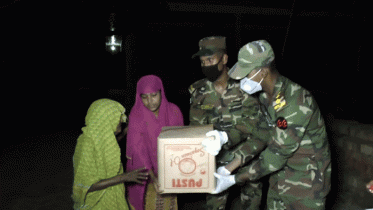 নড়াইলে কর্মহীন মানুষদের খাদ্যসামগ্রী দিলেন সেনা সদস্যরা 