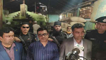 সাভারে র‌্যাবের অভিযানে আর্থিক জরিমানা ও খাদ্যদ্রব্য জব্দ