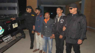 উল্লাপাড়ায় ৪৭৯ বোতল ফেন্সিডিলসহ তিনজন গ্রেফতার