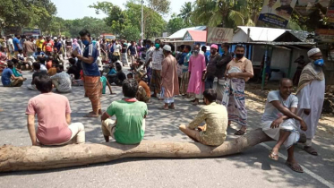 সিরাজগঞ্জে ত্রাণের দাবীতে মহাসড়ক অবরোধ