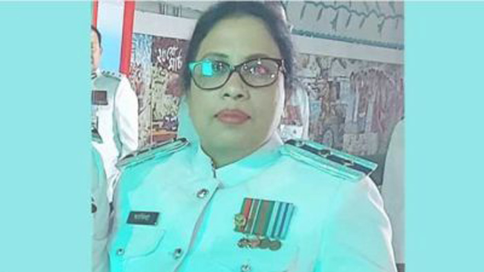 আইজি ব্যাজ পদক পেলেন পুলিশ সুপার ফাতিহা আইজি ব্যাজ পদক পেলেন পুলিশ সুপার ফাতিহা
