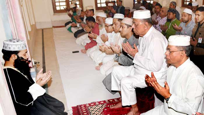 চকবাজার আগুনে হতাহতদের জন্য দোয়ায় রাষ্ট্রপতির অংশগ্রহণ 