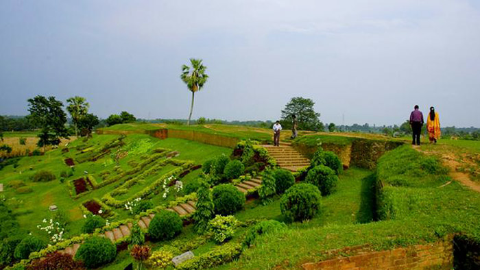 আড়াই হাজার বছরের পুরনো মহাস্থানগড়