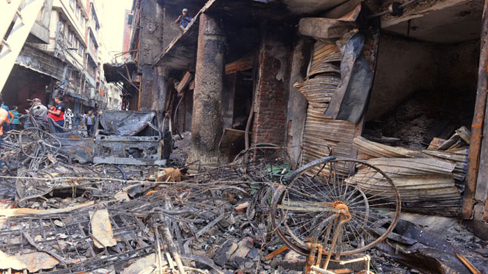 চকবাজারে অগ্নিদগ্ধদের ২৫ লাখ টাকা দেবে ডিসিসিআই